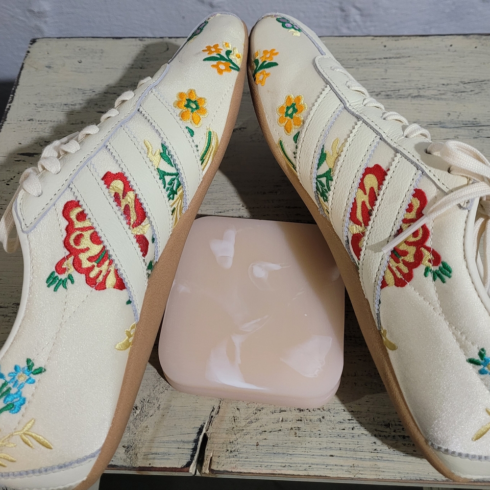 adidas originals Tokyo Cream White JQ1687 Women's Size 10